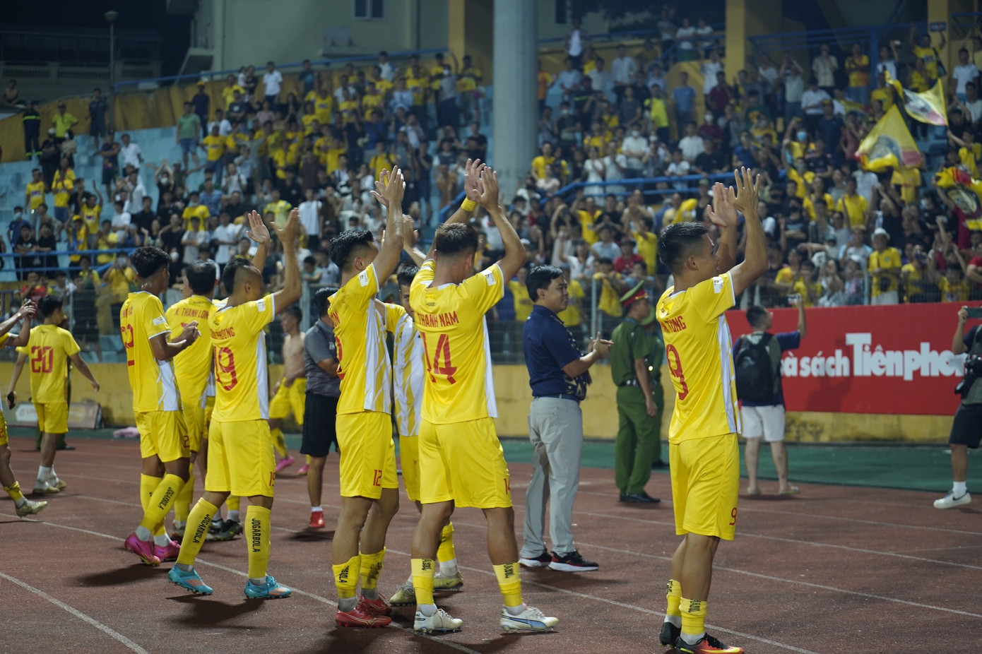 Ông Cao Hoàng Đức khẳng định &quot;người hâm mộ là một phần đặc biệt quan trọng của đội bóng. Họ là chất xúc tác để duy trì sự phát triển CLB Thanh Hoá suốt nhiều năm qua&quot;. (Ảnh: CLB Đông Á Thanh Hóa)