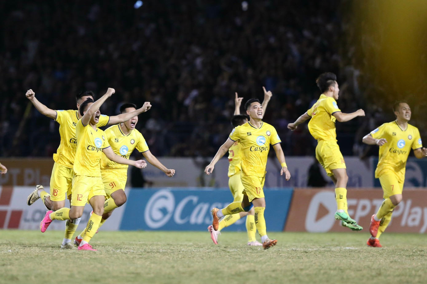 Ở các trận đấu mang tính sống còn, tinh thần chiến đấu mạnh mẽ của Đông Á Thanh Hóa luôn được thể hiện đầy đủ, tạo nên chiến thắng sau cùng.