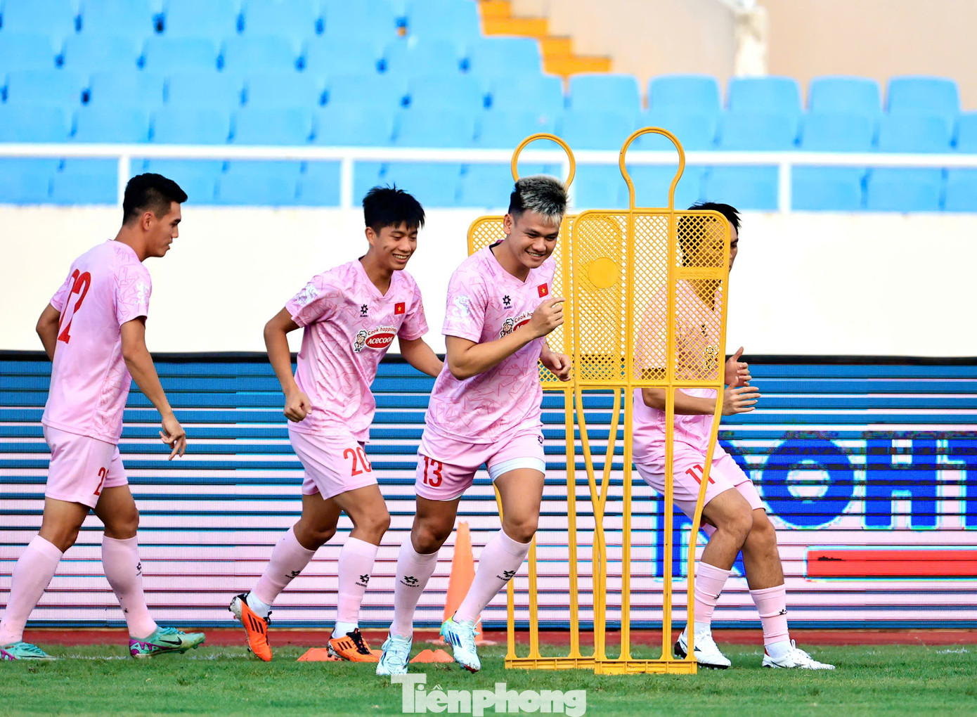 Với HLV Kim Sang-sik, ông cũng coi đây là cơ hội để các cầu thủ rèn luyện, hoàn thiện bản thân, nhằm hướng đến các giải đấu khác trong tương lai.