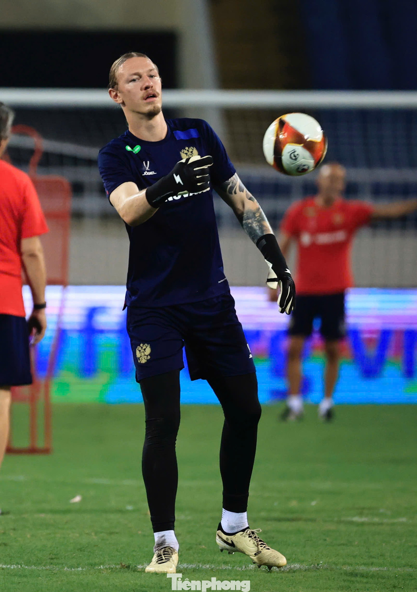 Đáng tiếc, phía PSG chỉ cho phép Matvey Safonov ra sân 1 trận, gặp đối thủ có thứ hạng cao hơn ở LPBank Cup 2024. Điều này có nghĩa thủ thành 25 tuổi sẽ vắng mặt ở trận gặp Việt Nam, đội đứng thứ 115 thế giới, thấp hơn Thái Lan 14 bậc.