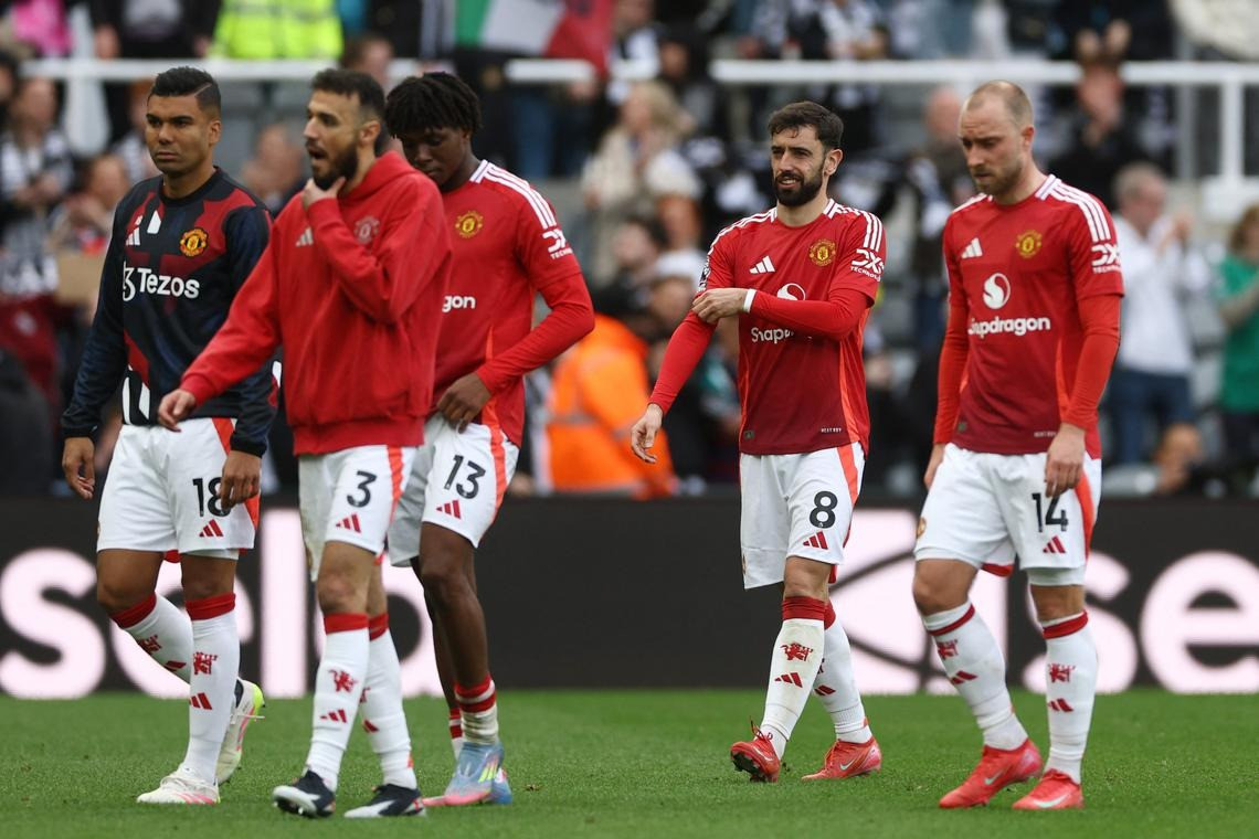 MU nhận thất bại thứ 14 trong mùa giải tại St James&apos; Park.