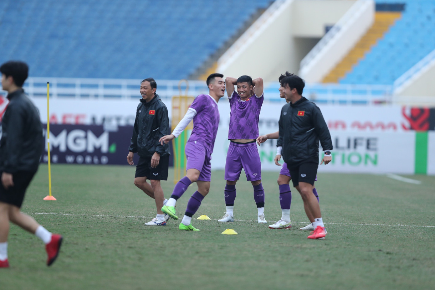 Trái ngược, các học trò của ông lại rất vui vẻ.