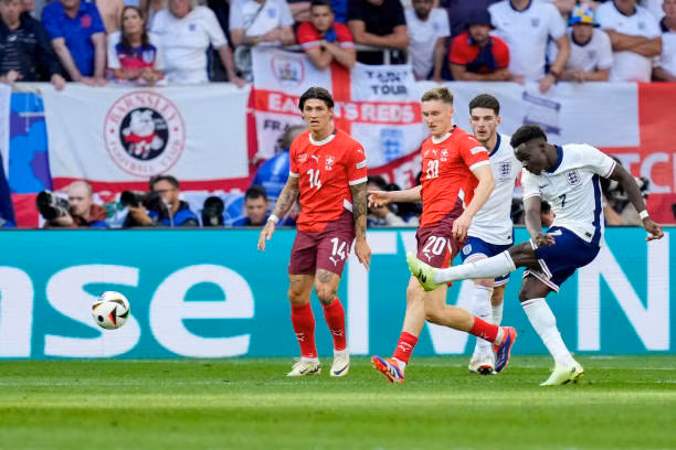 Vượt qua Thụy Sỹ trên chấm 11m, tuyển Anh vất vả ghi tên vào bán kết ảnh 52