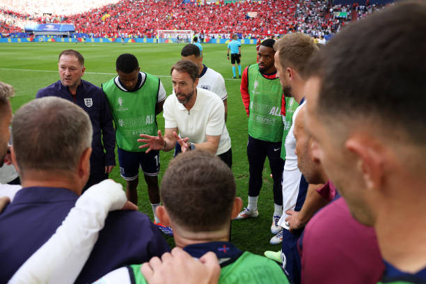 Vượt qua Thụy Sỹ trên chấm 11m, tuyển Anh vất vả ghi tên vào bán kết ảnh 58 Vượt qua Thụy Sỹ trên chấm 11m, tuyển Anh vất vả ghi tên vào bán kết ảnh 58