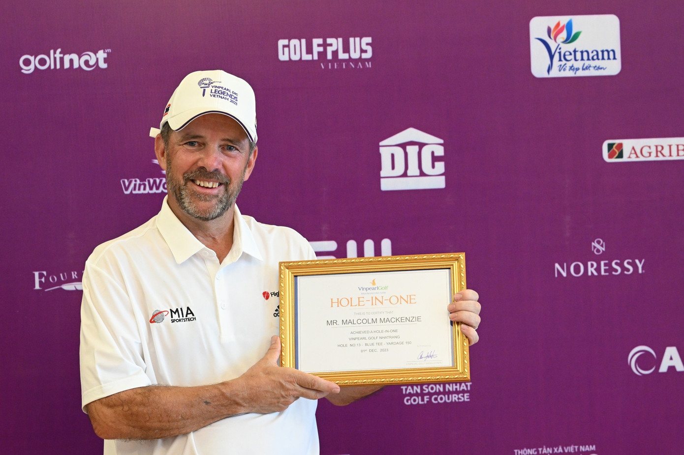 Malcolm MacKenzie ghi điểm HIO đầu tiên tại Vinpearl DIC Legends Việt Nam 2023. Malcolm MacKenzie ghi điểm HIO đầu tiên tại Vinpearl DIC Legends Việt Nam 2023.