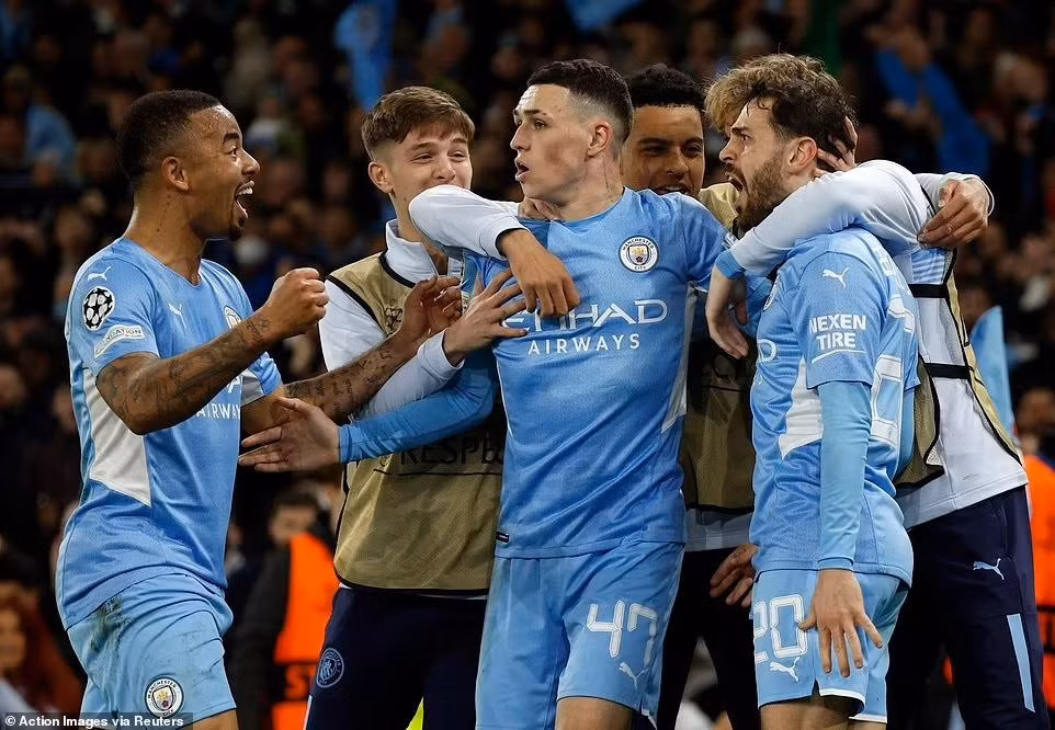 Man City đã chơi bùng nổ tại Etihad, nhưng họ có lý do để lo lắng ở trận lượt về. (Ảnh: Daily Mail)