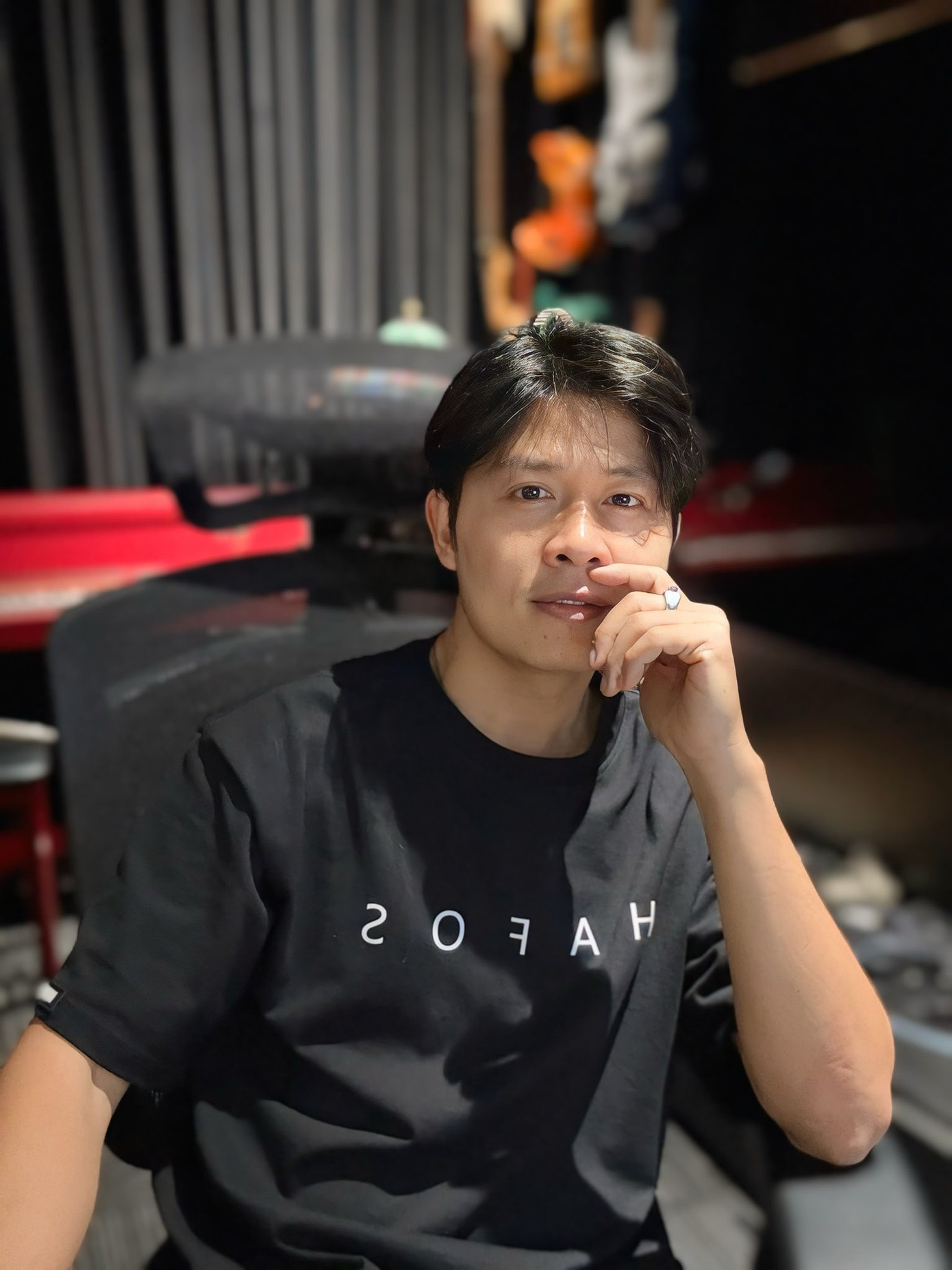 Nhạc sỹ Nguyễn Văn Chung làm quen với pickleball một vài tháng trở lại đây, thêm vào danh sách dài những môn thể thao anh đã chơi.