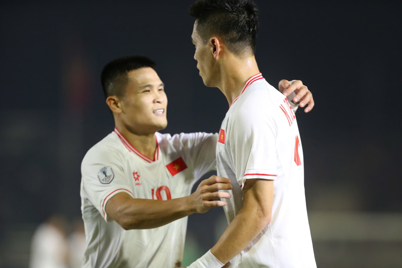 ĐT Việt Nam mang đến nhiều hoài nghi sau trận mở màn. (Ảnh: Đức Cường) ĐT Việt Nam mang đến nhiều hoài nghi sau trận mở màn. (Ảnh: Đức Cường)