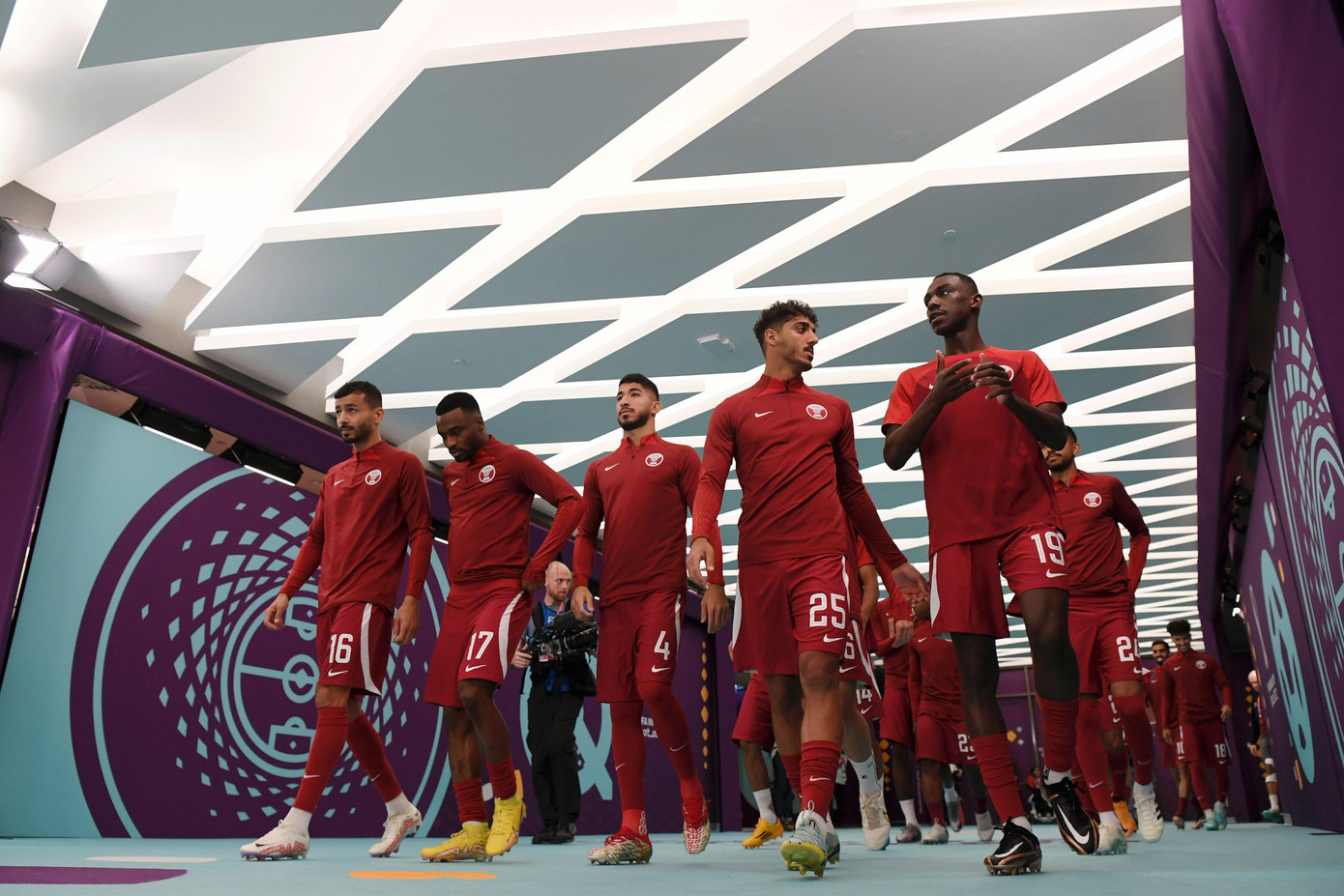 World Cup 2022: Thua Senegal 1-3, Qatar trở thành khán giả chỉ sau 2 lượt trận ảnh 4