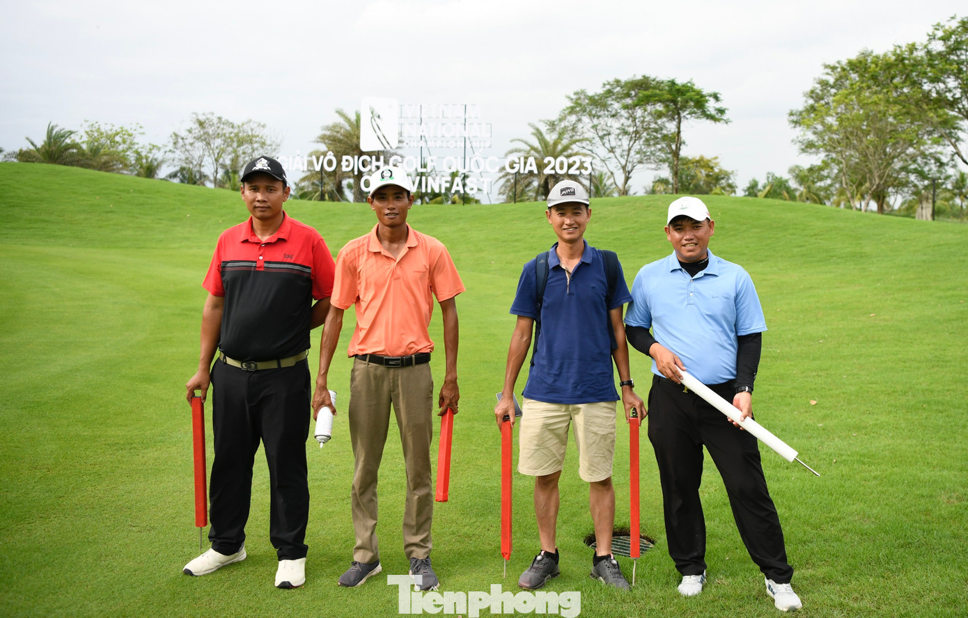 Đội ngũ trọng tài làm việc chăm chỉ suốt buổi chiều 6/8, với sự tỉ mỉ và cẩn trọng. Đội ngũ trọng tài làm việc chăm chỉ suốt buổi chiều 6/8, với sự tỉ mỉ và cẩn trọng.