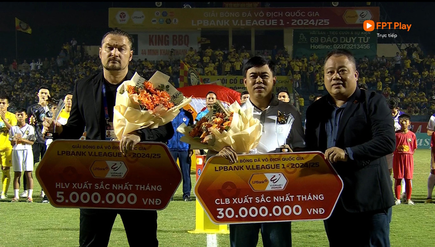 Bùng nổ phút cuối, Hà Nội FC giật lại 1 điểm từ tay Đông Á Thanh Hóa ảnh 4 Bùng nổ phút cuối, Hà Nội FC giật lại 1 điểm từ tay Đông Á Thanh Hóa ảnh 4