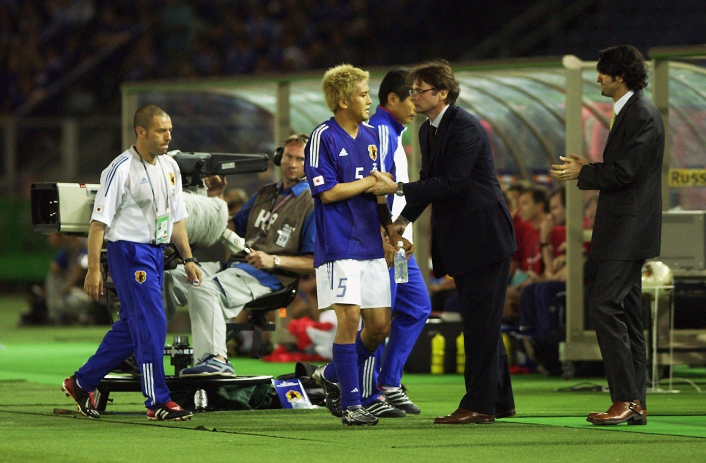 HLV Philippe Troussier trong khoảng thời gian thành công cùng ĐT Nhật Bản.