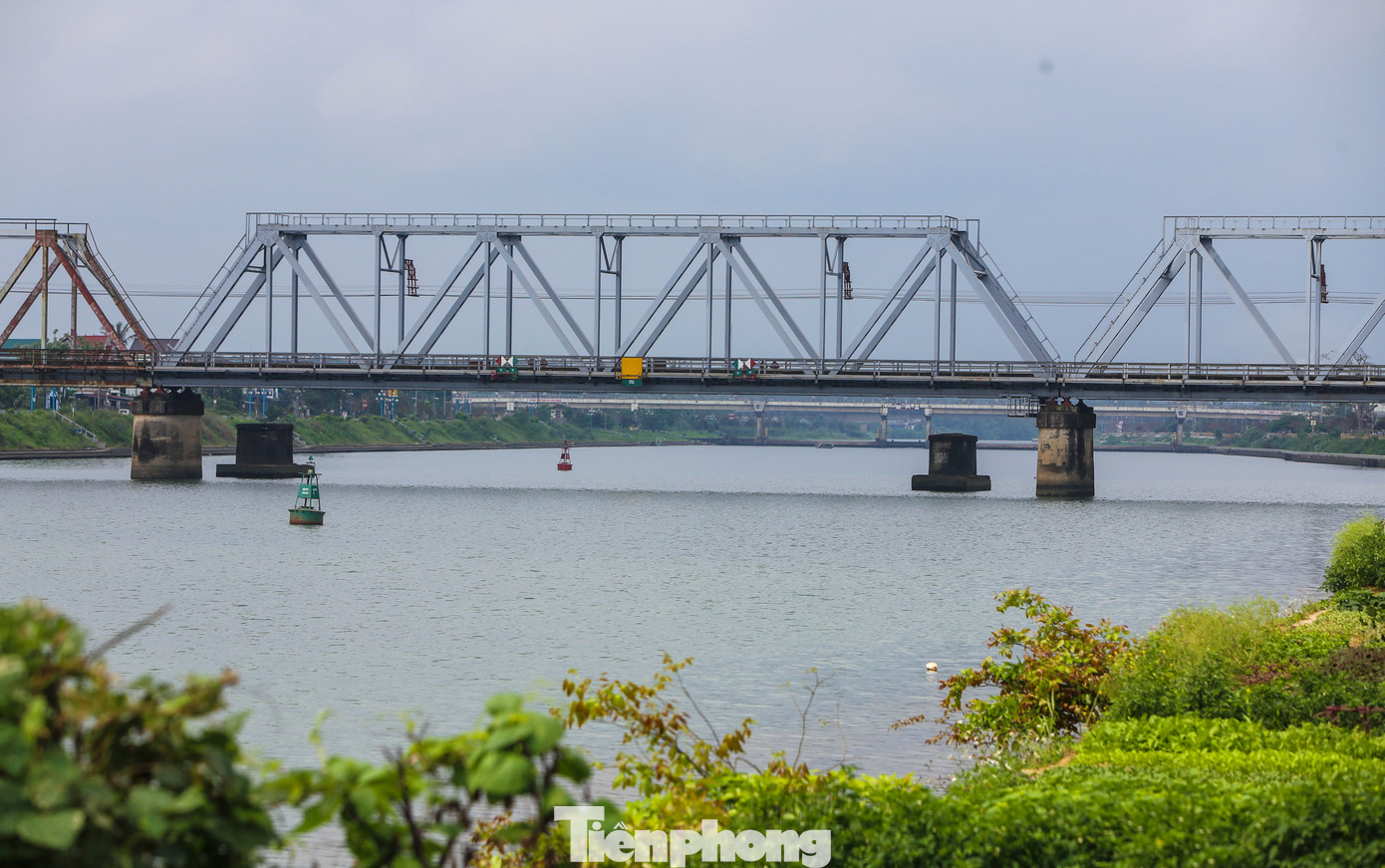 Ngoài ra còn cầu Đông Hà, Bạch Đằng, 28 tháng 4 và cầu Sông Hiếu.