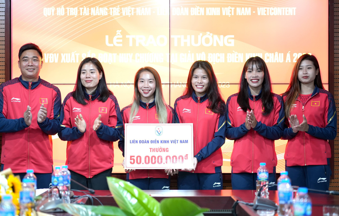 Liên đoàn Điền kinh Việt Nam tặng thưởng 50 triệu cho đội tiếp sức 4x400m. Liên đoàn Điền kinh Việt Nam tặng thưởng 50 triệu cho đội tiếp sức 4x400m.