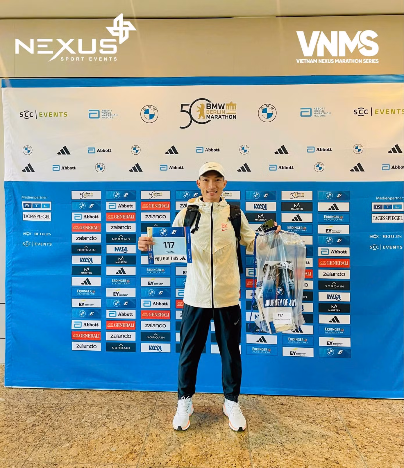 Hoàng Nguyên Thanh tại Berlin Marathon 2024. Hoàng Nguyên Thanh tại Berlin Marathon 2024.