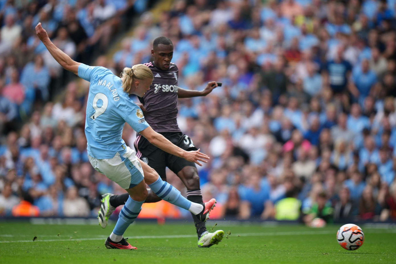 Haaland lập hattrick, Man City đại phá Fulham 5-1 ảnh 32 Haaland lập hattrick, Man City đại phá Fulham 5-1 ảnh 32