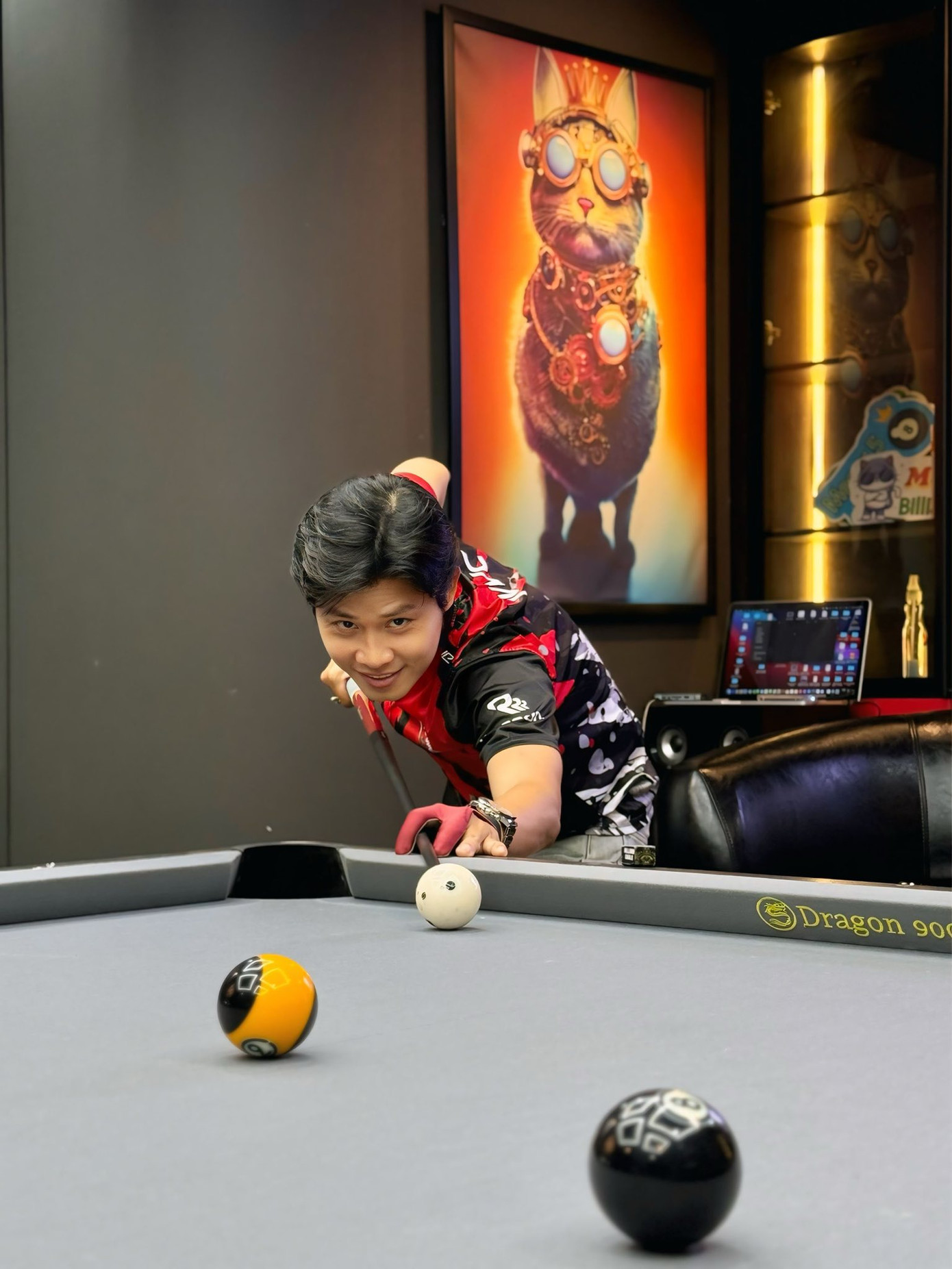 Nhạc sỹ Nguyễn Văn Chung đặc biệt đam mê thể thao và chơi nhiều môn khác nhau, từ bóng đá, bida đến chạy bộ và cả pickleball.