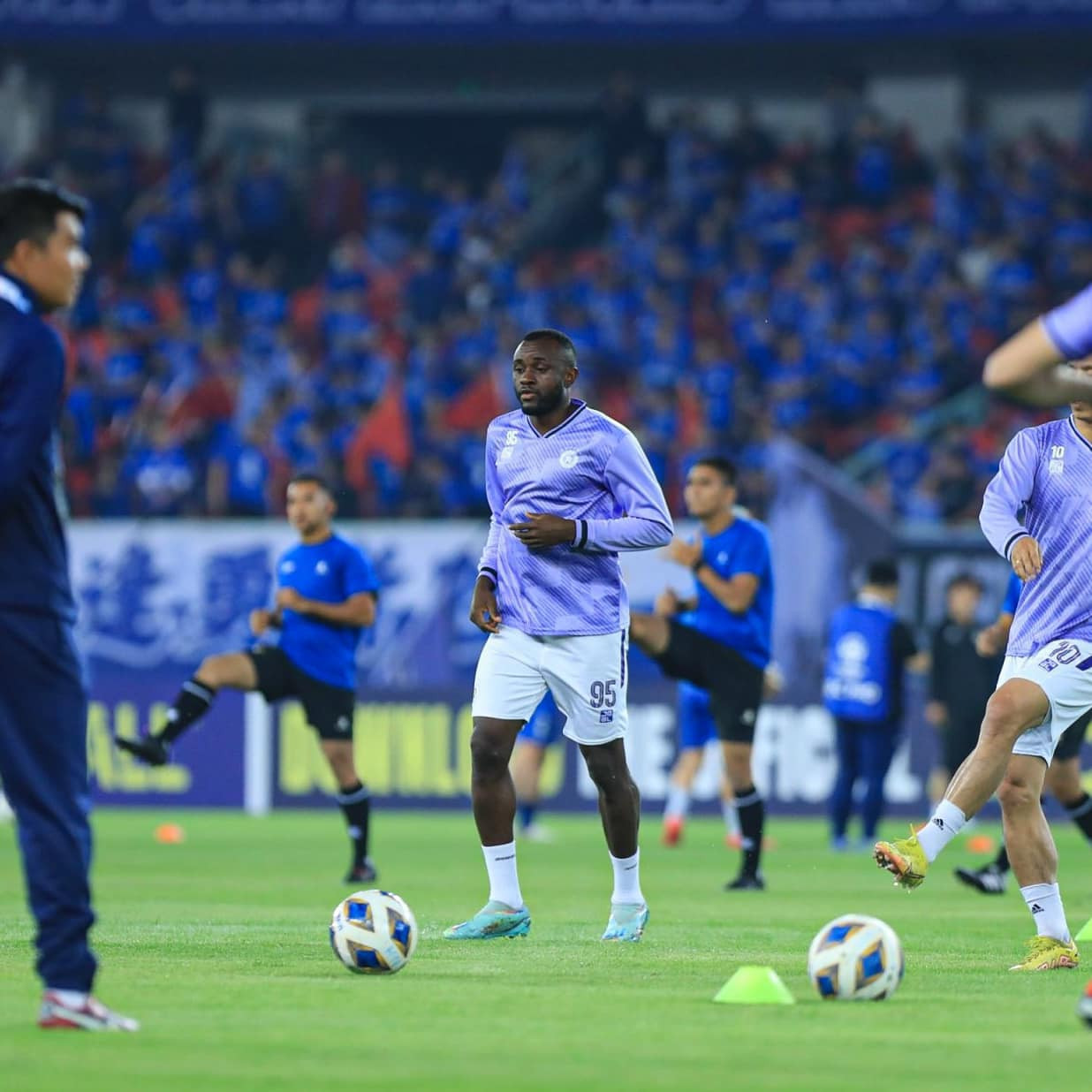 Mất 2 cầu thủ, Hà Nội FC nhận thất bại đáng tiếc 1-2 trước Wuhan Three Towns ảnh 9