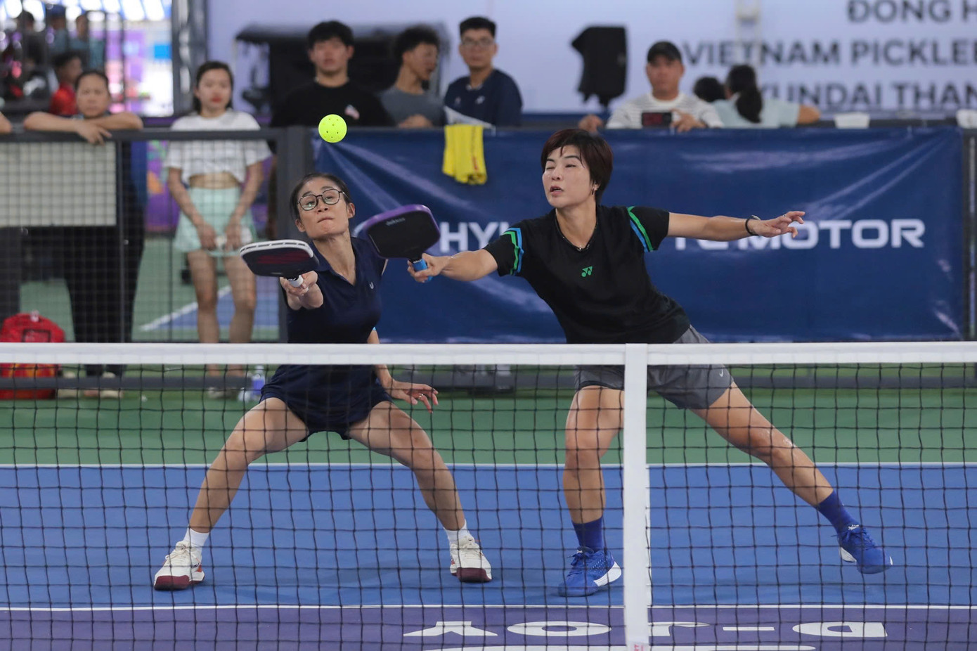 Ở chung kết nội dung đôi nữ phong trào (trên 35 tuổi), cặp Thanh Hương – Thị Chang chiến thắng 2-0 trước cặp Đoan Trang - Bích Thư.