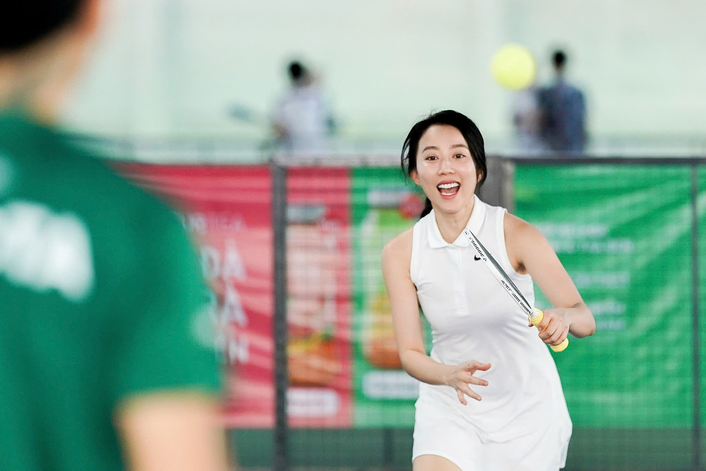 Huỳnh Hồng Loan cũng đam mê thể thao và gia nhập đường đua pickleball cách đây không lâu. Tự nhận "trình còn dở" nhưng diễn viên từng đoạt giải Gương mặt đẹp cuộc thi Ngôi sao thời trang 2013 vẫn tự tin tham dự Giải Pickleball Việt Nam - Cúp Hyundai Thành Công 2025.