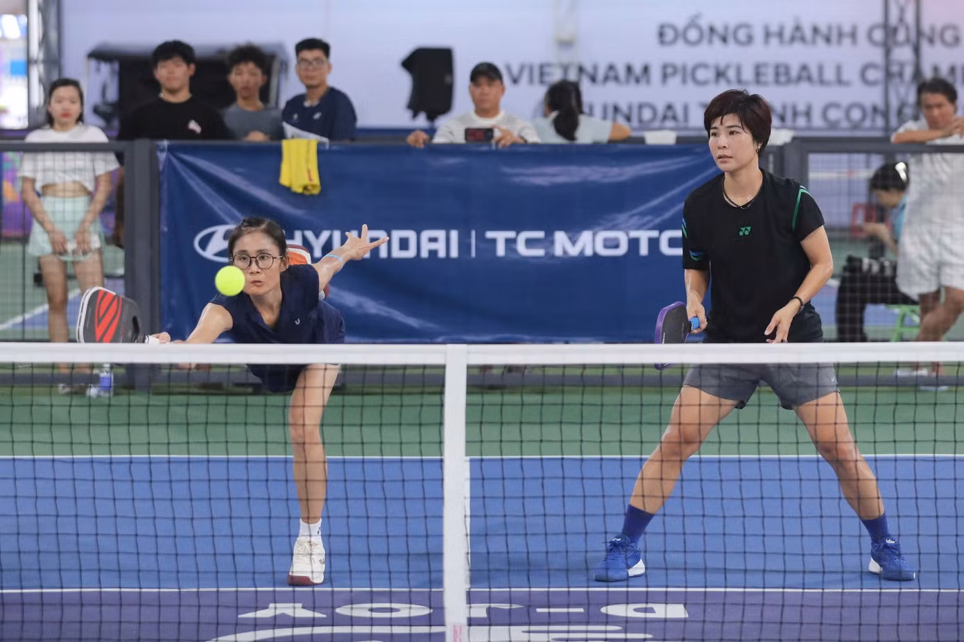 Ở chung kết nội dung đôi nữ phong trào (trên 35 tuổi), cặp Thanh Hương – Thị Chang chiến thắng 2-0 trước cặp Đoan Trang - Bích Thư.