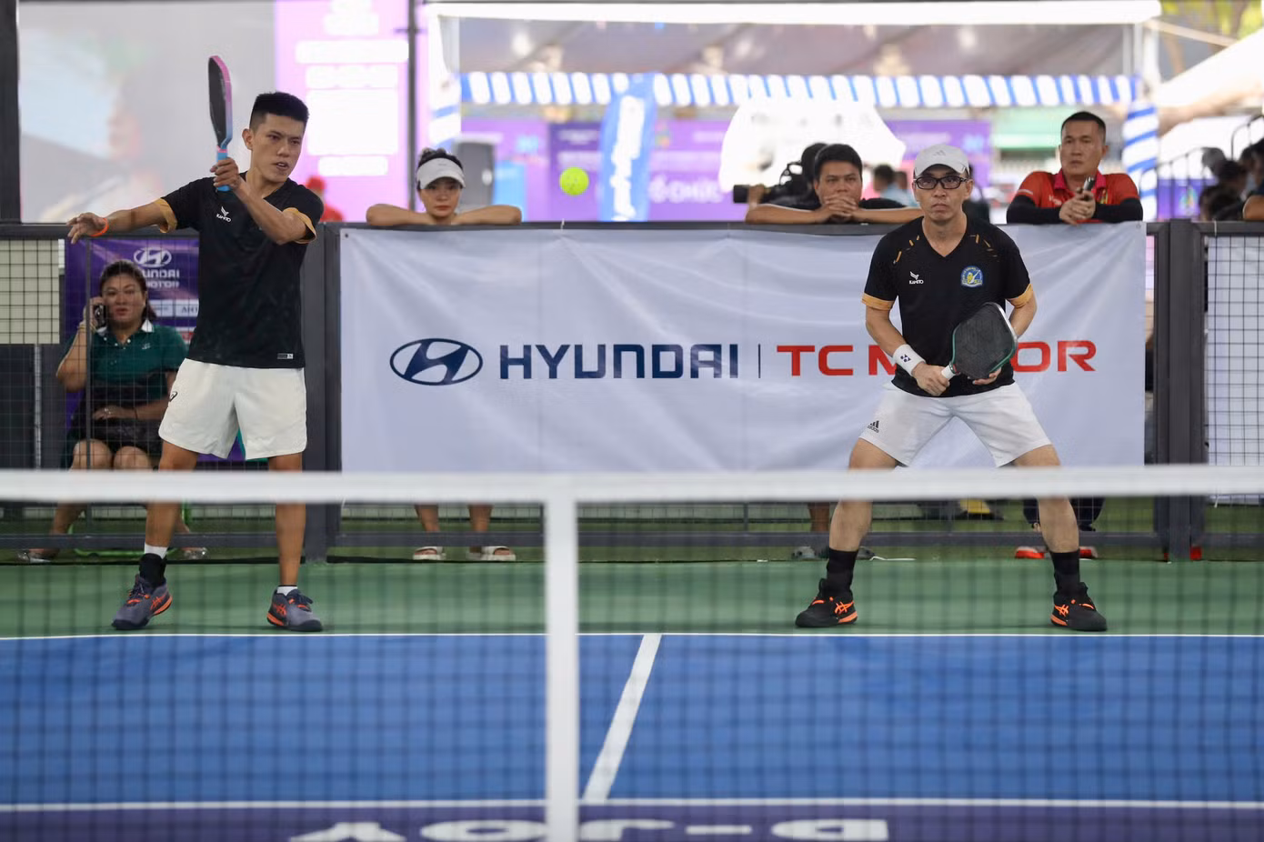 Tuy nhiên, cùng với Lê Xuân Minh, Nathan Willis đã để thua 0-2 trong trận chung kết trước cặp Đại Hải - Đặng Trần Phú.