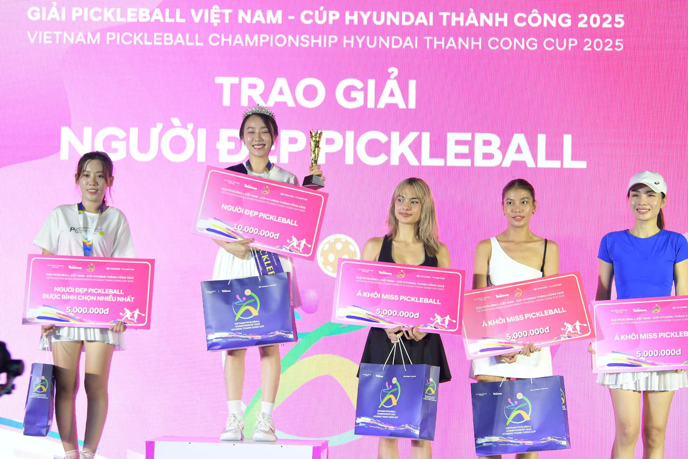 Người đẹp Pickleball 2025 và các Á khôi cùng Người đẹp bình chọn nhiều nhất.