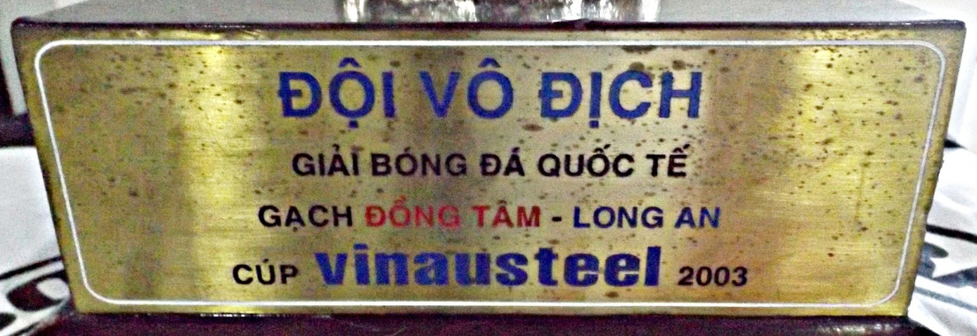 Chiếc Cúp và cờ vô địch tại phòng truyền thống của CLB Santa Cruz. (Ảnh: Globo) Chiếc Cúp và cờ vô địch tại phòng truyền thống của CLB Santa Cruz. (Ảnh: Globo)