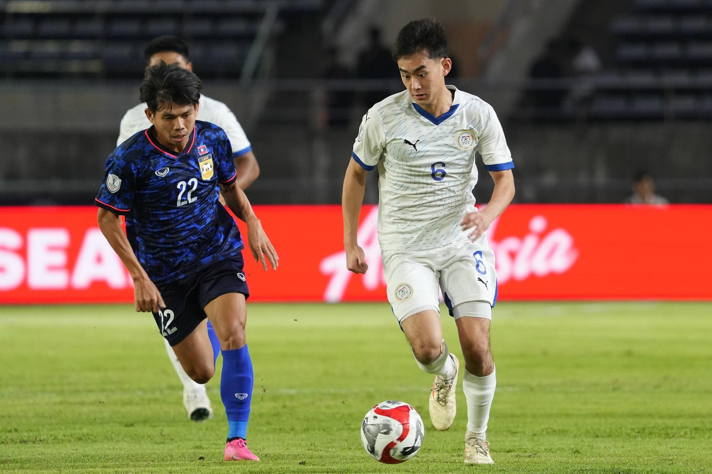 Sandro Reyes mới 21 tuổi nhưng đang là cầu thủ tốt nhất của Philippines tại ASEAN Cup 2024. Sandro Reyes mới 21 tuổi nhưng đang là cầu thủ tốt nhất của Philippines tại ASEAN Cup 2024.