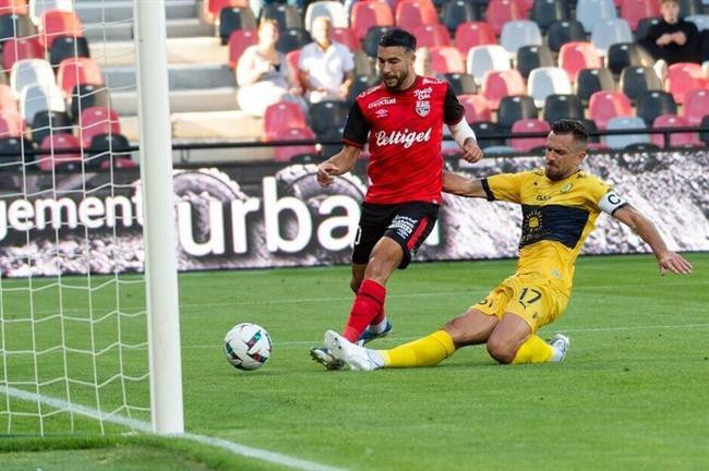 Đội trưởng Antoine Batisse là người chịu trách nhiệm chính ở bàn thua thứ ba. Đội trưởng Antoine Batisse là người chịu trách nhiệm chính ở bàn thua thứ ba.