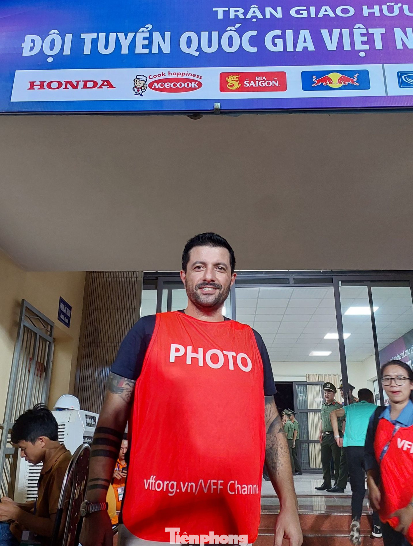 Fersini Michele Donato, người đại diện của Quang Hải, trong đường hầm Thiên Trường. (Ảnh: Thanh Hải)