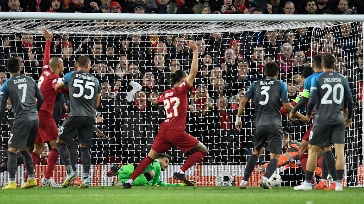 Hai khoảnh khắc ghi bàn của Liverpool trong trận đấu với Napoli. (Ảnh: Getty Images) Hai khoảnh khắc ghi bàn của Liverpool trong trận đấu với Napoli. (Ảnh: Getty Images)