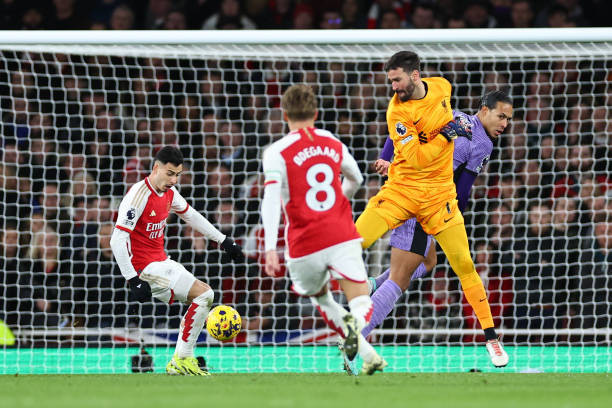Đại thắng Liverpool, Arsenal phả hơi nóng vào ngôi đầu bảng ảnh 31