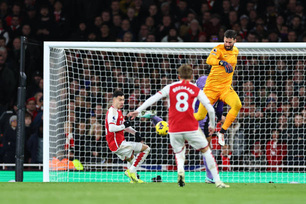 Đại thắng Liverpool, Arsenal phả hơi nóng vào ngôi đầu bảng ảnh 33