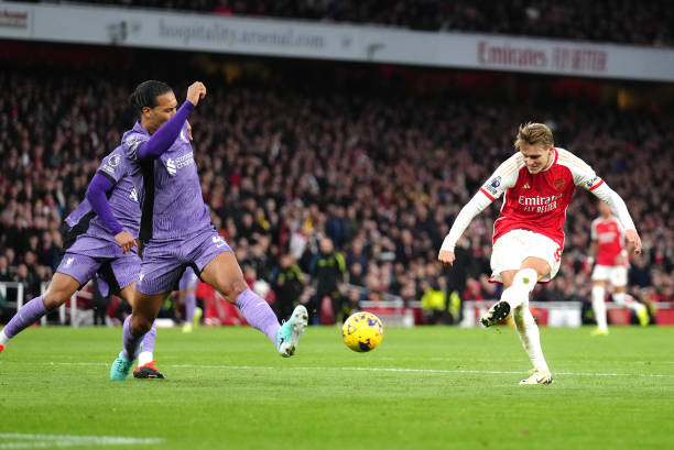 Đại thắng Liverpool, Arsenal phả hơi nóng vào ngôi đầu bảng ảnh 20