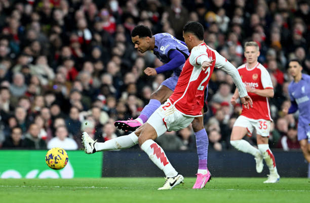 Đại thắng Liverpool, Arsenal phả hơi nóng vào ngôi đầu bảng ảnh 14