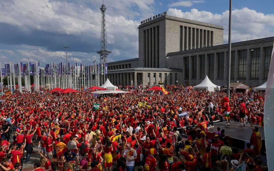 Hạ tuyển Anh 2-1, Tây Ban Nha lần thứ 4 vô địch châu Âu ảnh 25