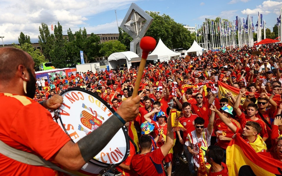 Hạ tuyển Anh 2-1, Tây Ban Nha lần thứ 4 vô địch châu Âu ảnh 24