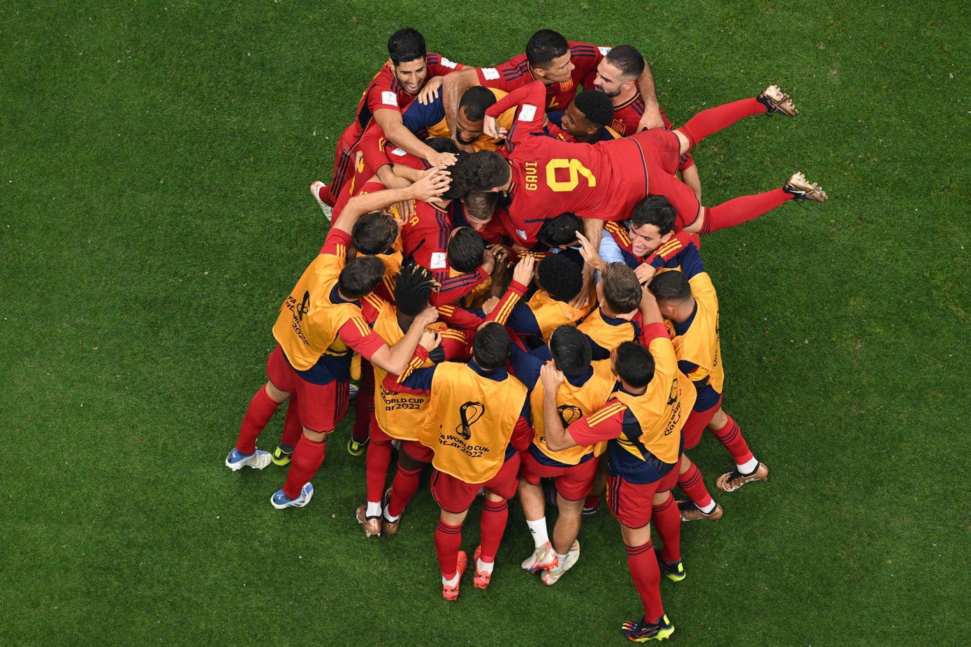 World Cup 2022: Cầm hoà Tây Ban Nha 1-1, tuyển Đức le lói hy vọng qua vòng bảng ảnh 18