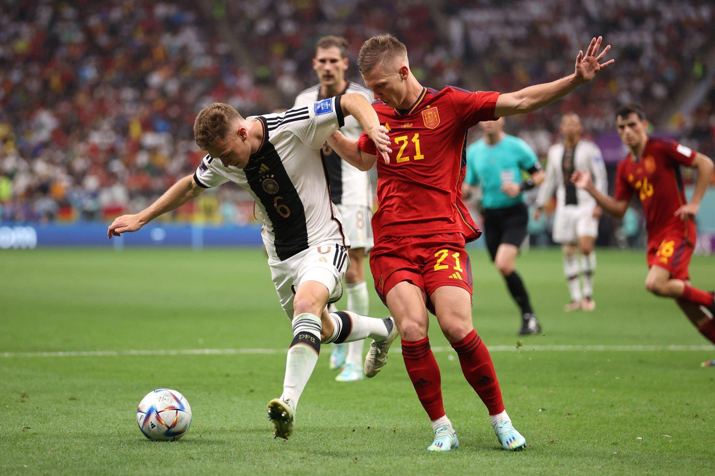 World Cup 2022: Cầm hoà Tây Ban Nha 1-1, tuyển Đức le lói hy vọng qua vòng bảng ảnh 24