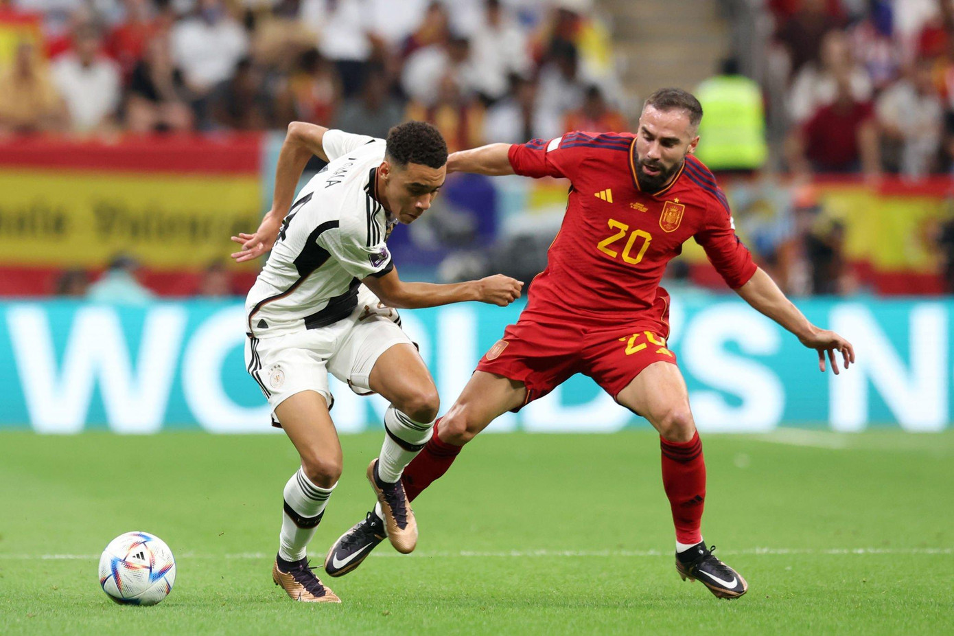 World Cup 2022: Cầm hoà Tây Ban Nha 1-1, tuyển Đức le lói hy vọng qua vòng bảng ảnh 21