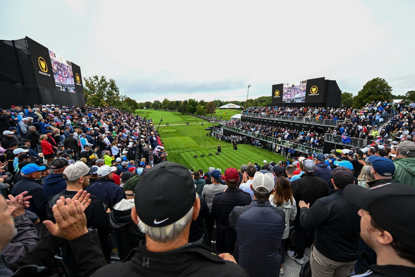 Quang cảnh tại Blue Course của Royal Montreal, Canada ngày khai mạc Presidents Cup 2024. Quang cảnh tại Blue Course của Royal Montreal, Canada ngày khai mạc Presidents Cup 2024.