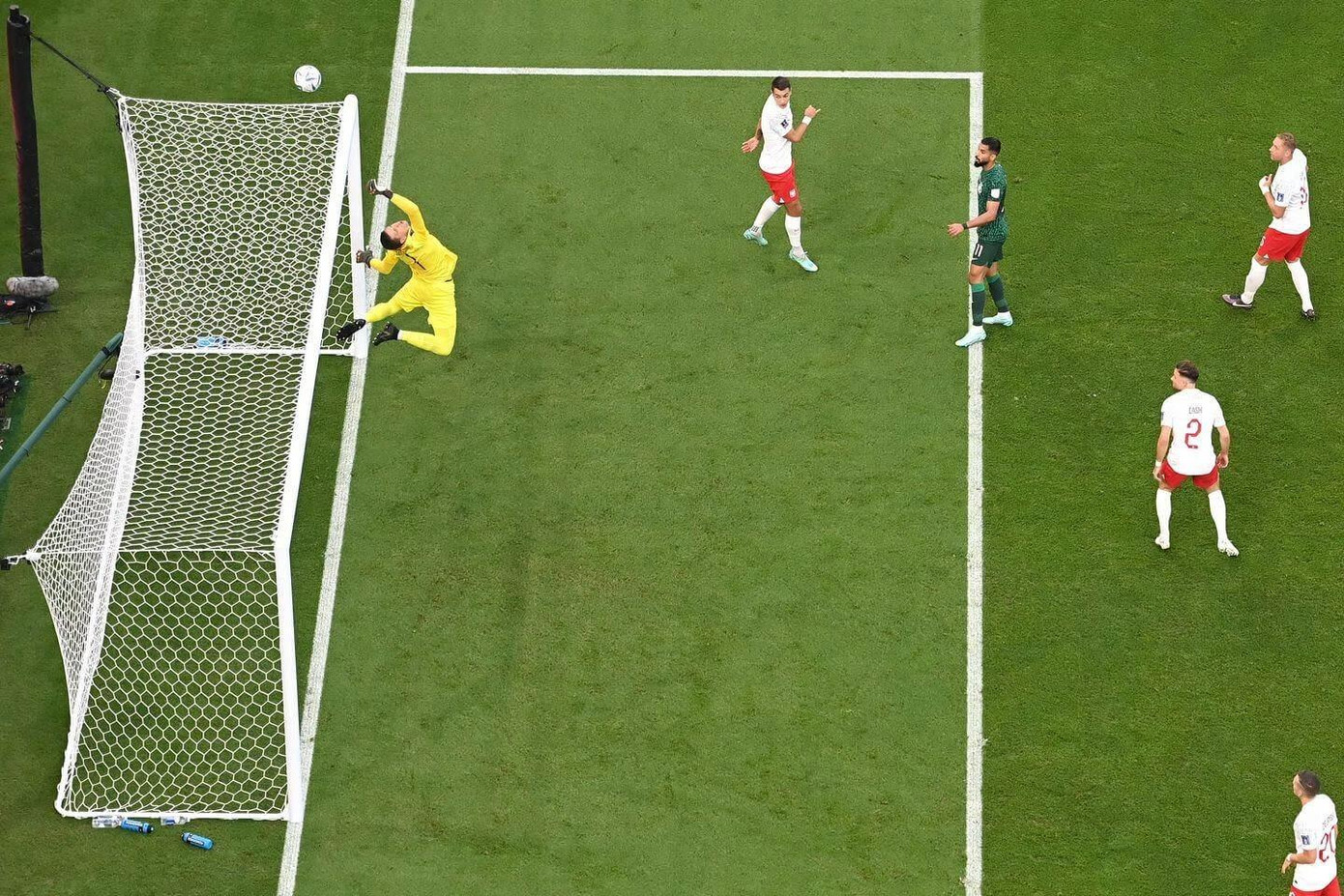 World Cup 2022: Saudi Arabia rất hay, nhưng Szczesny và Lewandowski còn hay hơn để thắng 2-0 ảnh 11