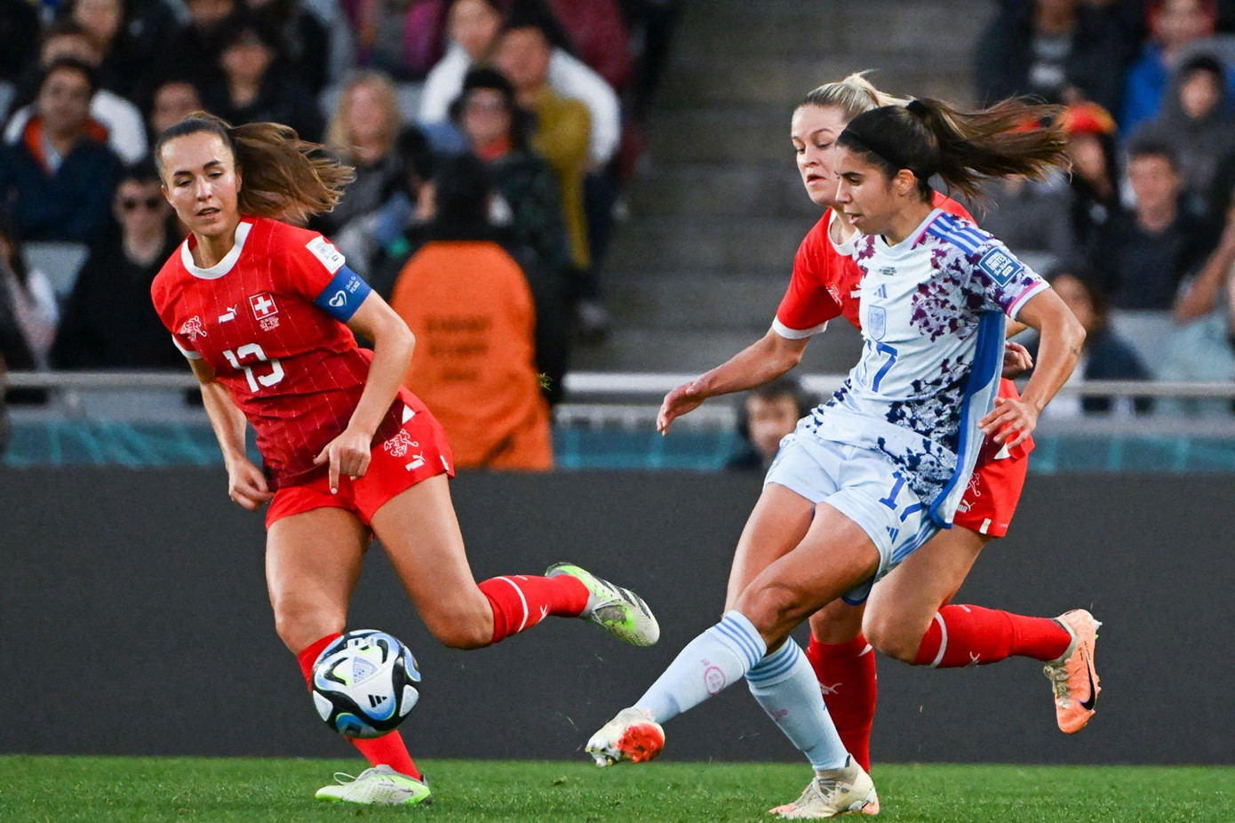 ‘Đè bẹp’ Thụy Sỹ 5-1, Tây Ban Nha lần đầu vào tứ kết World Cup ảnh 38 ‘Đè bẹp’ Thụy Sỹ 5-1, Tây Ban Nha lần đầu vào tứ kết World Cup ảnh 38