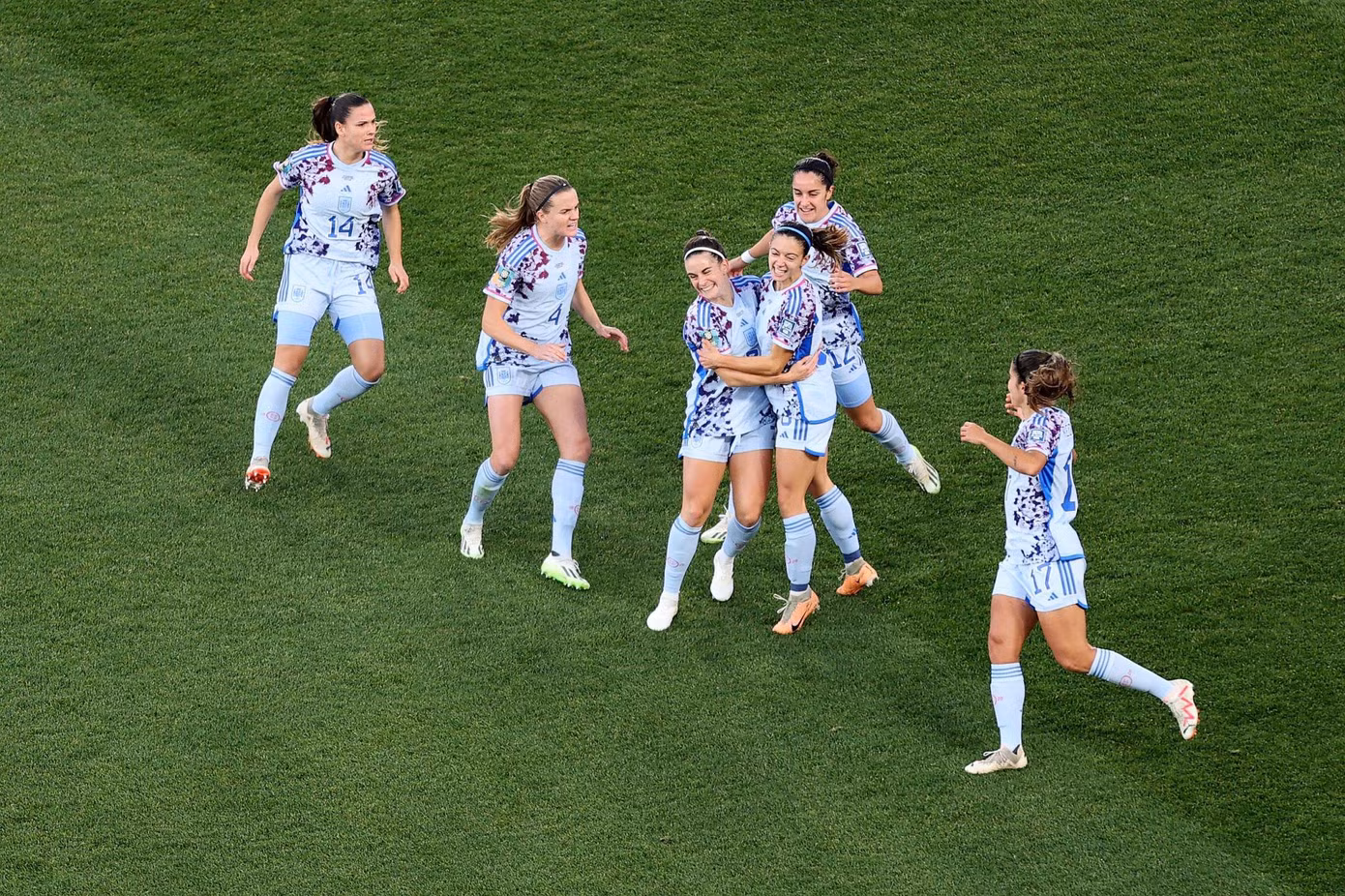 ‘Đè bẹp’ Thụy Sỹ 5-1, Tây Ban Nha lần đầu vào tứ kết World Cup ảnh 19