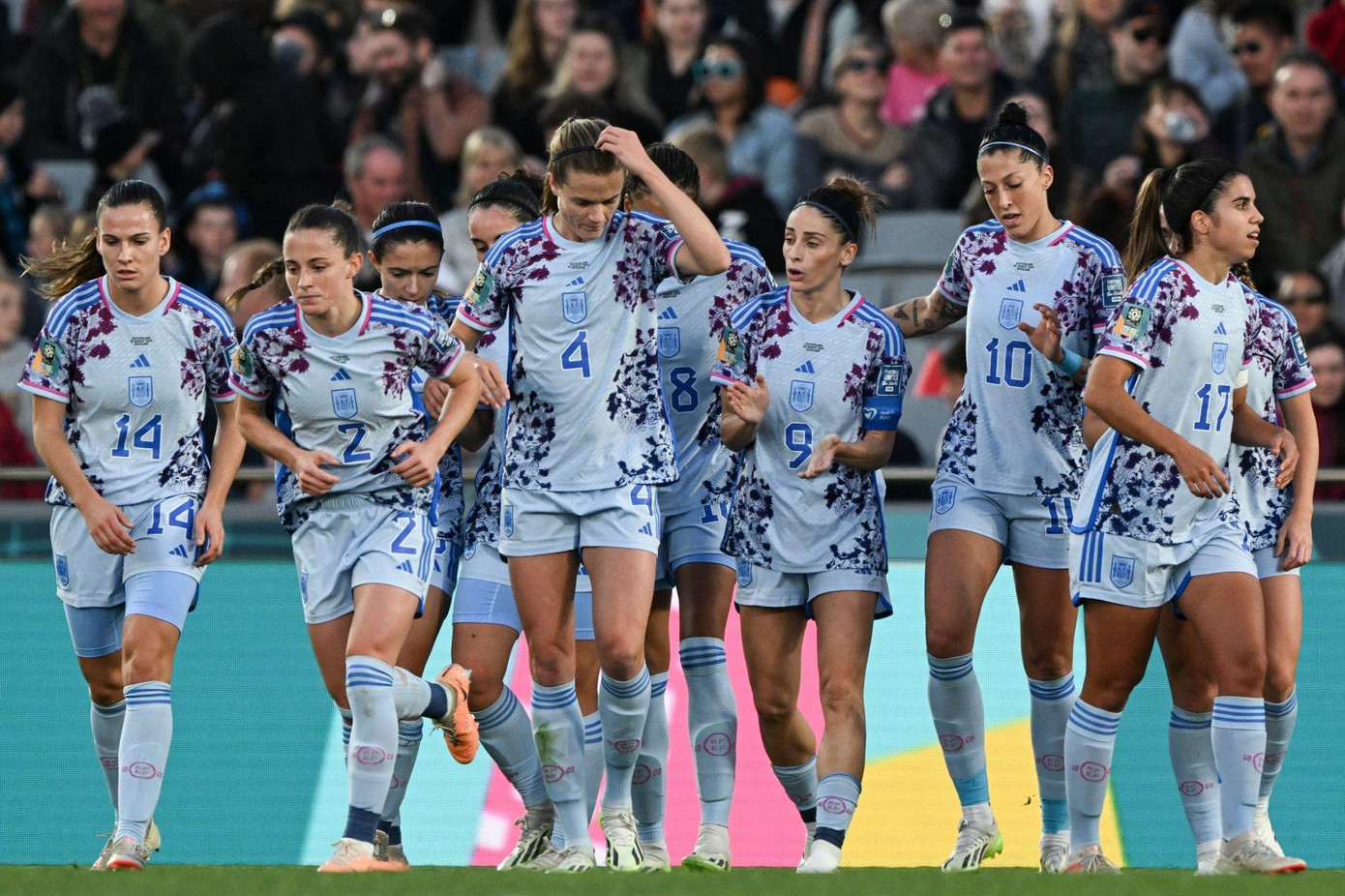 ‘Đè bẹp’ Thụy Sỹ 5-1, Tây Ban Nha lần đầu vào tứ kết World Cup ảnh 23 ‘Đè bẹp’ Thụy Sỹ 5-1, Tây Ban Nha lần đầu vào tứ kết World Cup ảnh 23