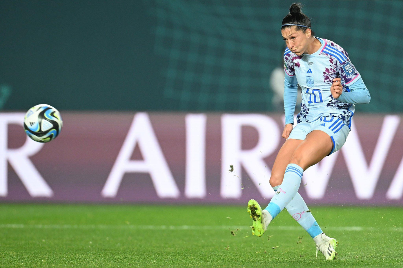 ‘Đè bẹp’ Thụy Sỹ 5-1, Tây Ban Nha lần đầu vào tứ kết World Cup ảnh 35 ‘Đè bẹp’ Thụy Sỹ 5-1, Tây Ban Nha lần đầu vào tứ kết World Cup ảnh 35