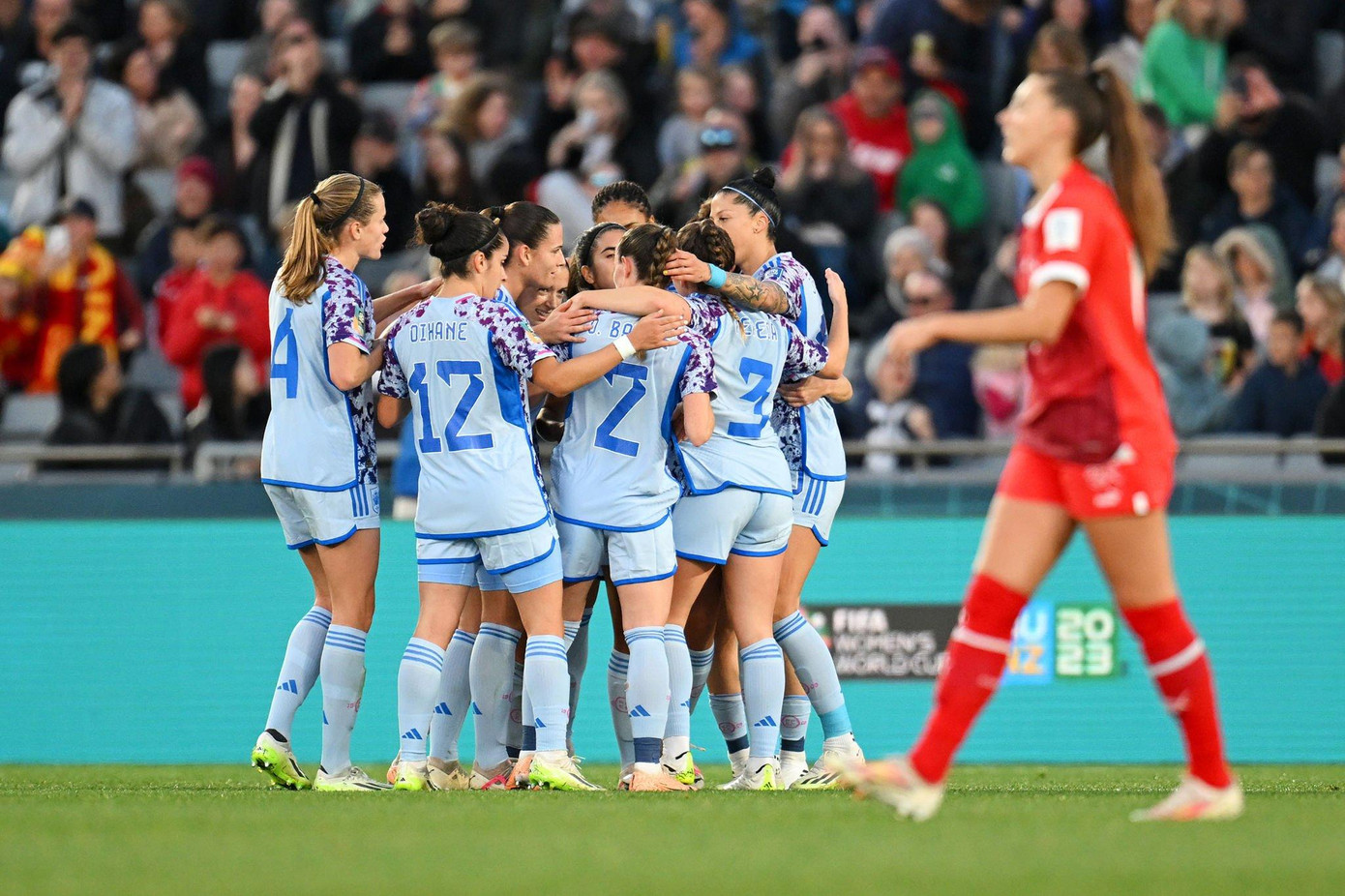 ‘Đè bẹp’ Thụy Sỹ 5-1, Tây Ban Nha lần đầu vào tứ kết World Cup ảnh 37 ‘Đè bẹp’ Thụy Sỹ 5-1, Tây Ban Nha lần đầu vào tứ kết World Cup ảnh 37