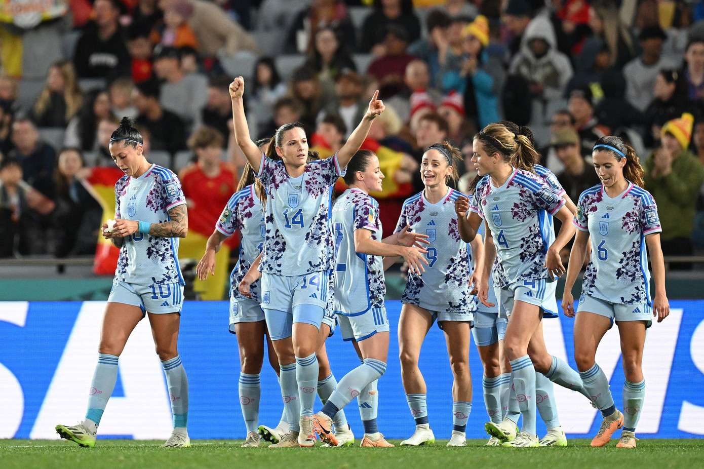 ‘Đè bẹp’ Thụy Sỹ 5-1, Tây Ban Nha lần đầu vào tứ kết World Cup ảnh 28 ‘Đè bẹp’ Thụy Sỹ 5-1, Tây Ban Nha lần đầu vào tứ kết World Cup ảnh 28