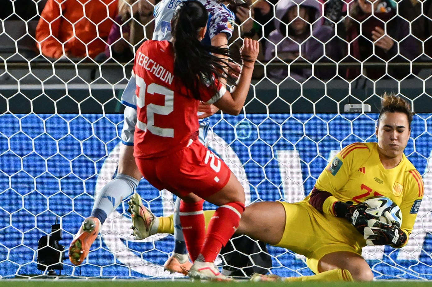 ‘Đè bẹp’ Thụy Sỹ 5-1, Tây Ban Nha lần đầu vào tứ kết World Cup ảnh 32 ‘Đè bẹp’ Thụy Sỹ 5-1, Tây Ban Nha lần đầu vào tứ kết World Cup ảnh 32